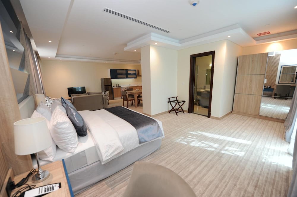 Al Mansour Suites 7/49