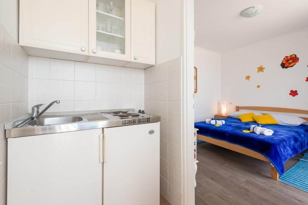 Apartments Lora 25/50