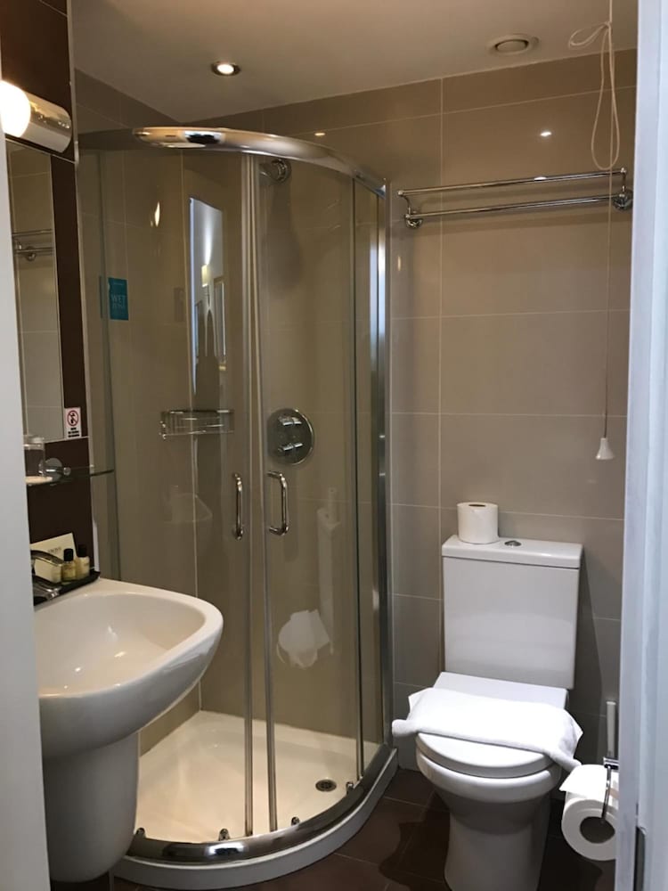 Castleton Hotel 18/61