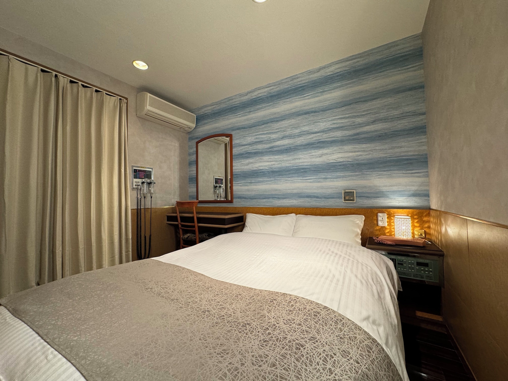 ECONOMY, DOUBLE BED