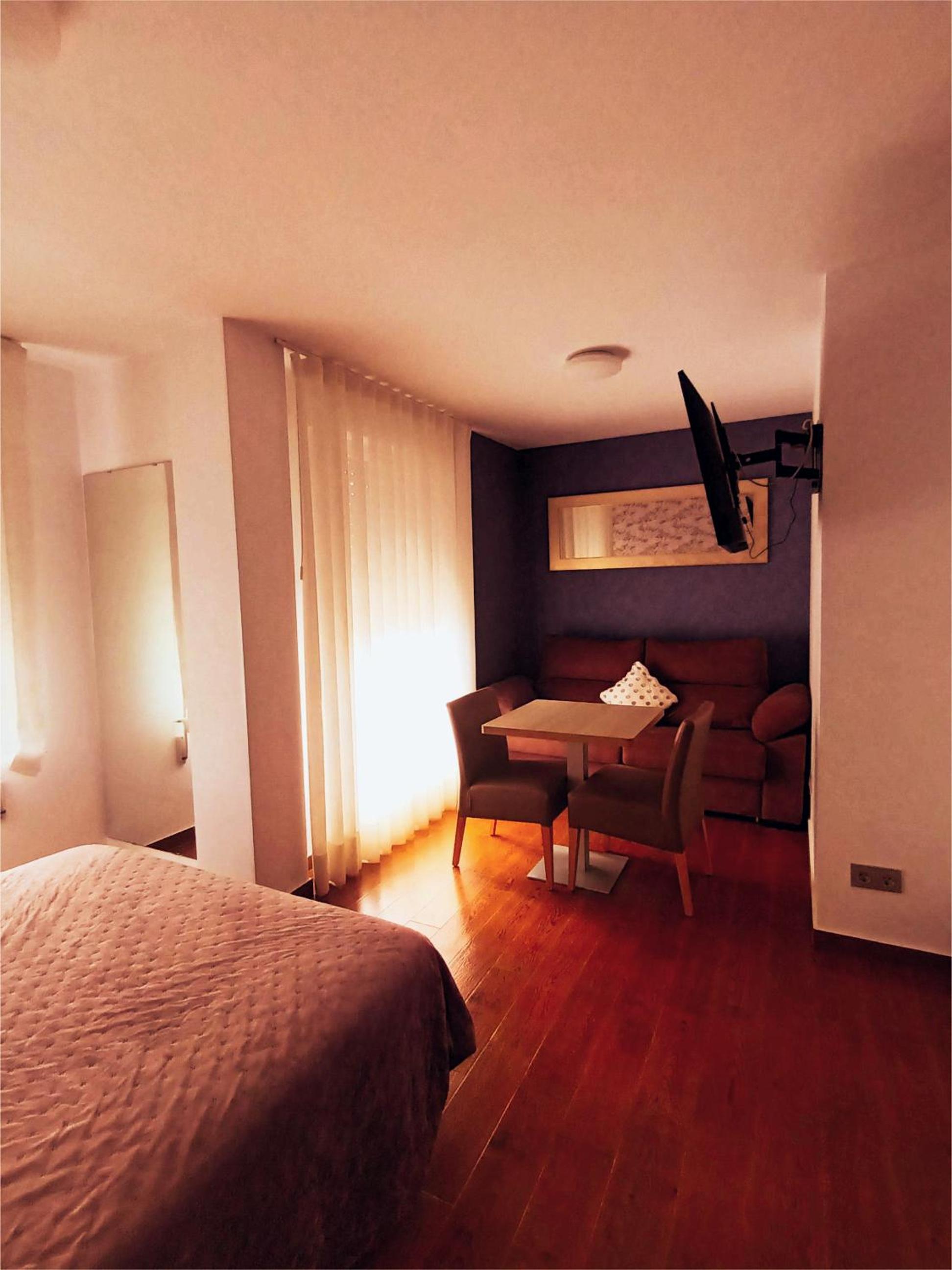 Hotel Herreros 6/38
