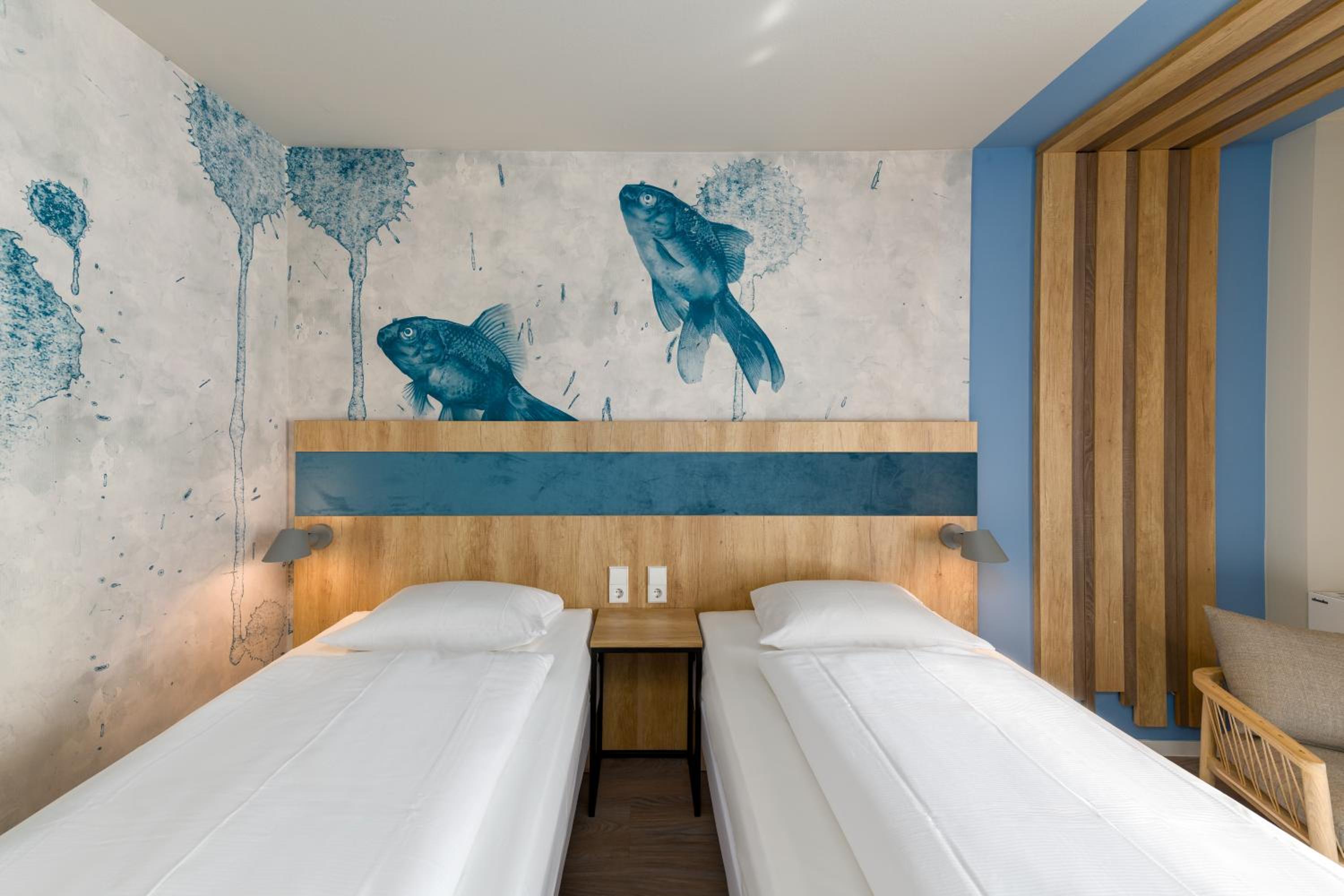 غرفة سوبيريور بسريرين منفصلين بإطلالة على النهر، ibis Styles Regensburg 4/10