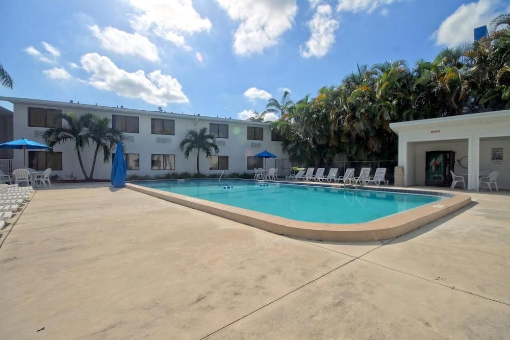 Motel6 Fort Lauderdale, FL 36/44