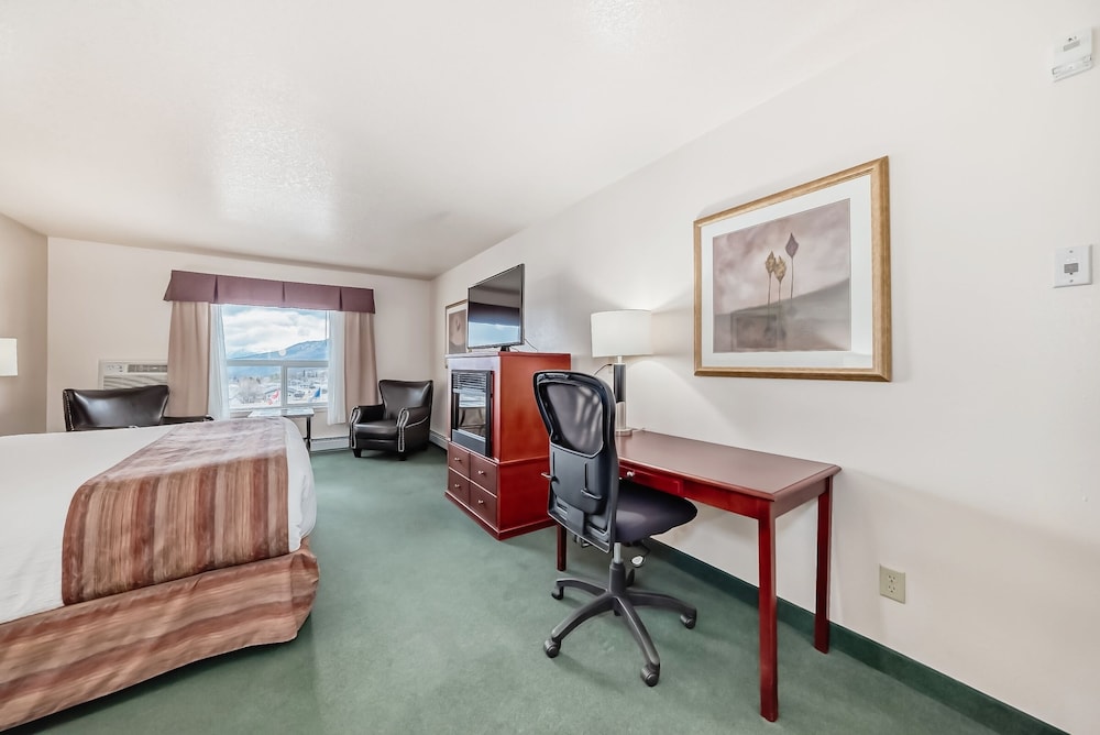 Grande Cache Inn and Suites 20/46