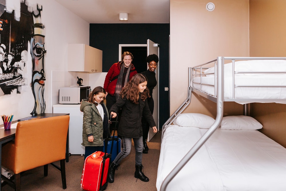 The Hague Teleport Hotel 11/66