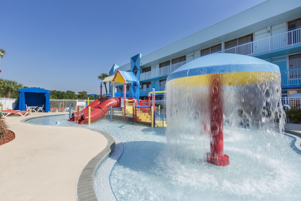 Ramada by Wyndham Hotel & Water Park 63/67