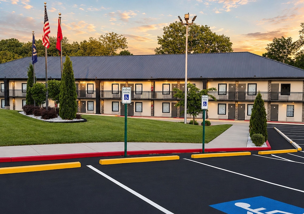 Lx Hotel A Travelodge By Wyndham 65/70