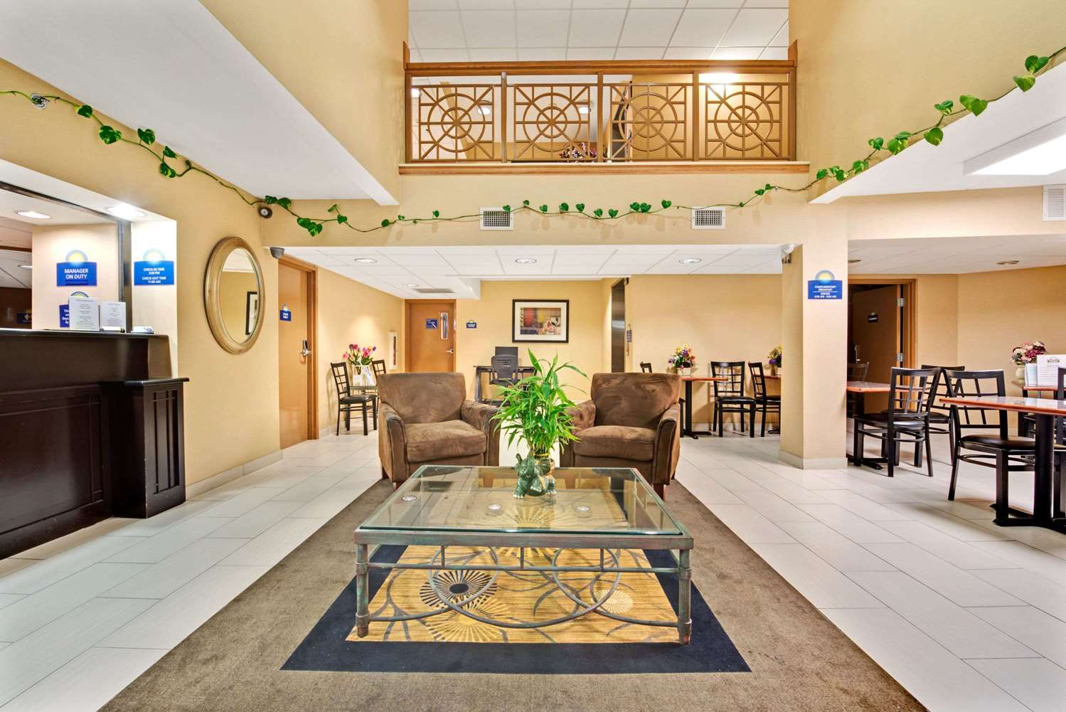 Days Inn & Suites by Wyndham DeSoto 8/44