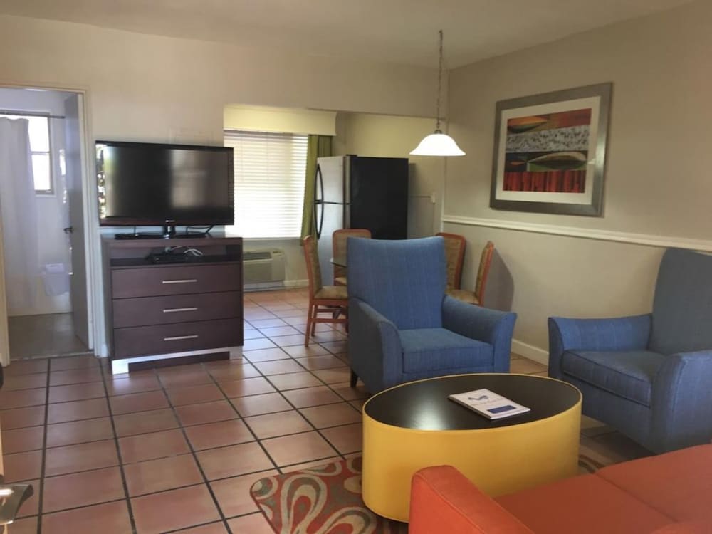 Silver Seas Beach Resort 42/67