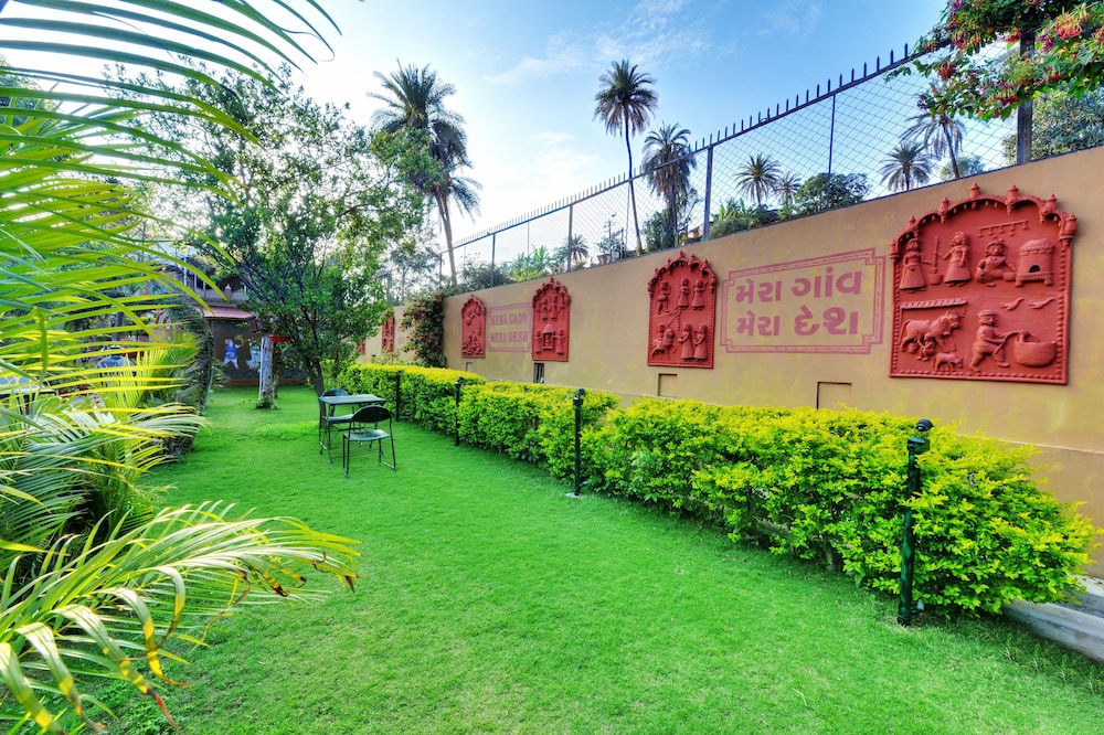 CHACHA INN. 70/77