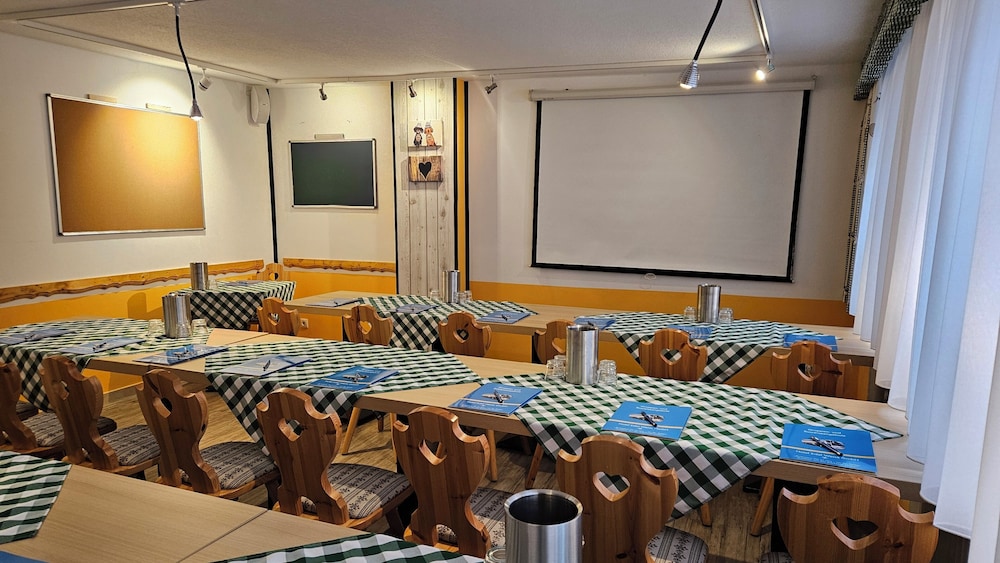 Hotel And Restaurant Edel Weiss Bremen 60/71