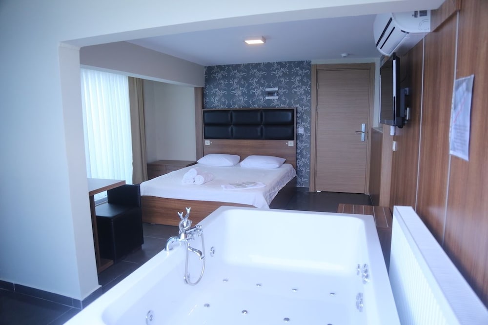 Bayraktar Otel 12/22