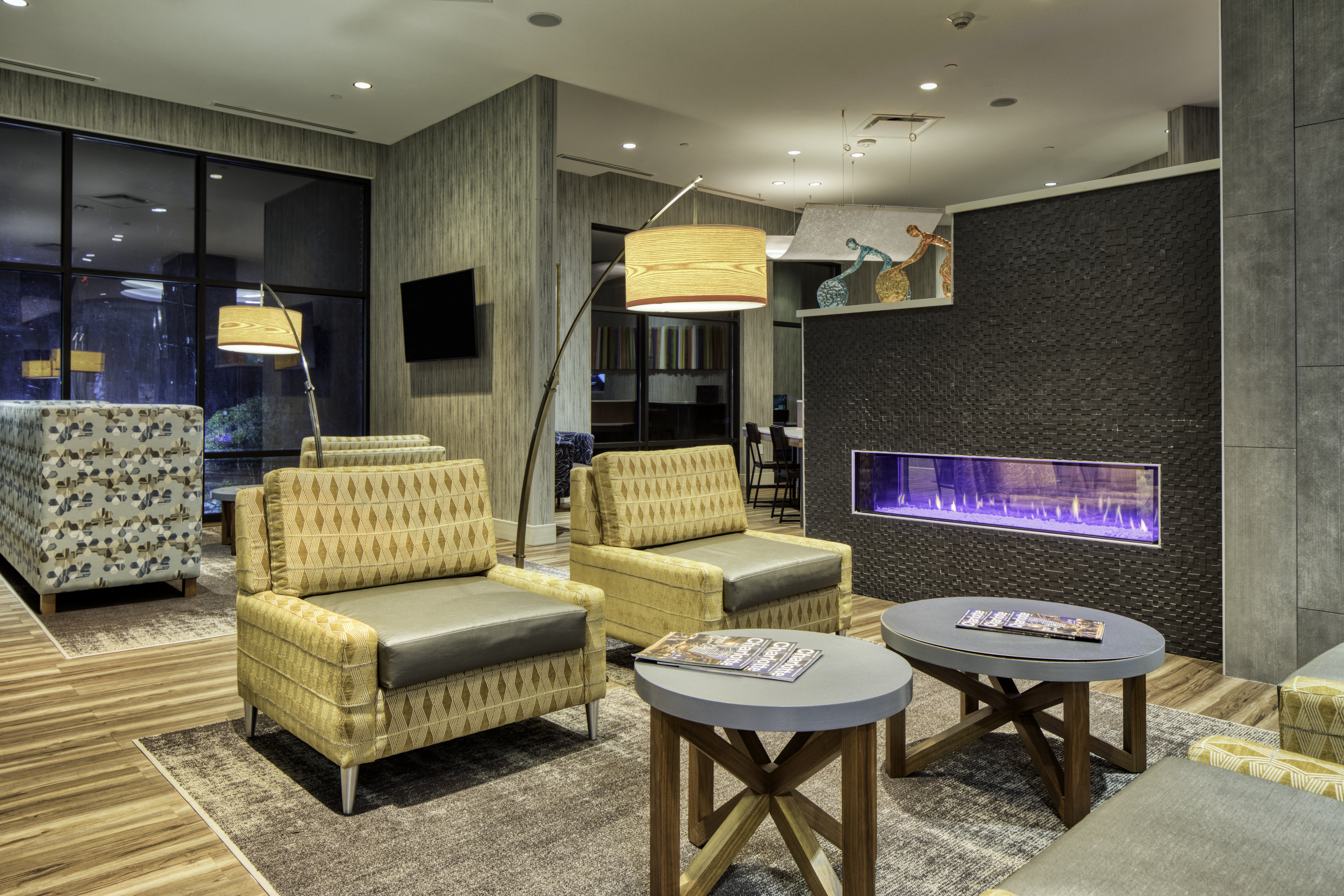 Holiday Inn Express & Suites Charlotte - South End 42/73