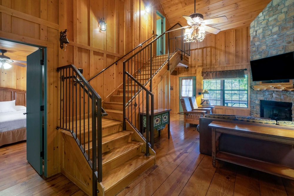 The Cabins At Green Mountain 35/68