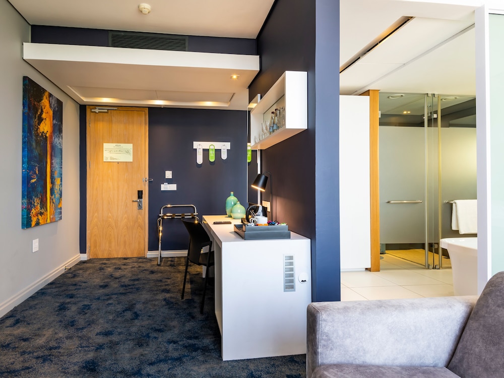 aha Gateway Hotel 4/34