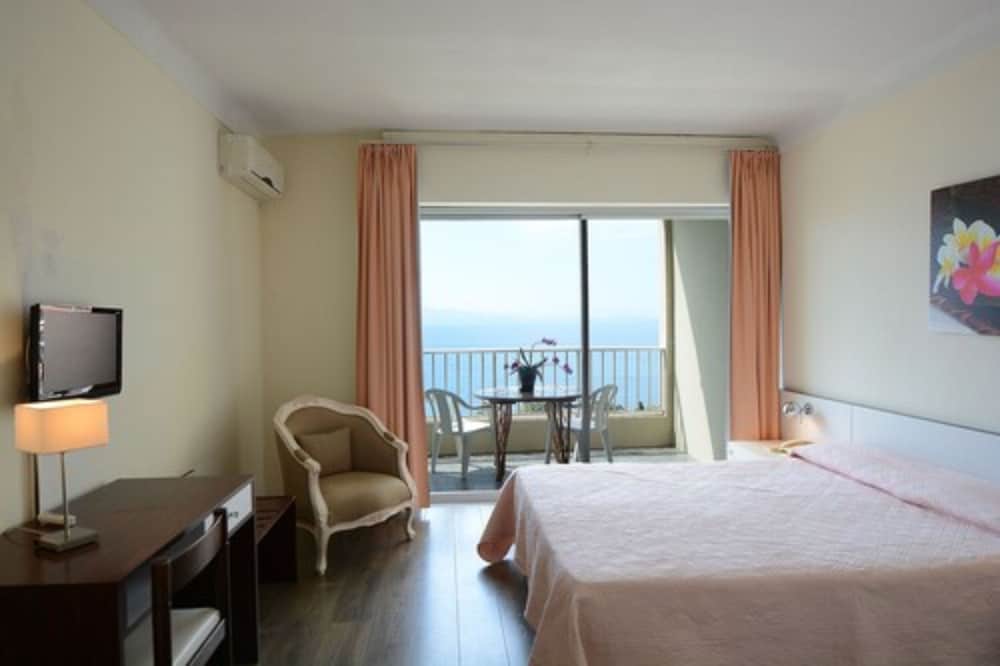 Sun Beach Hotel 4/50