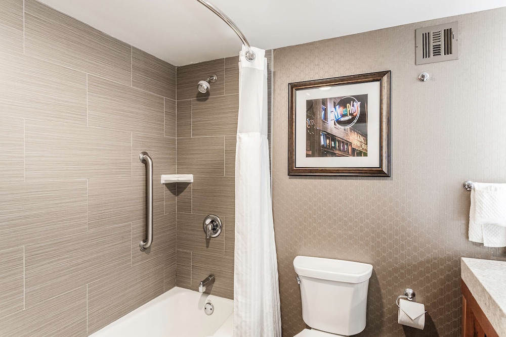 Doubletree Memphis 24/68