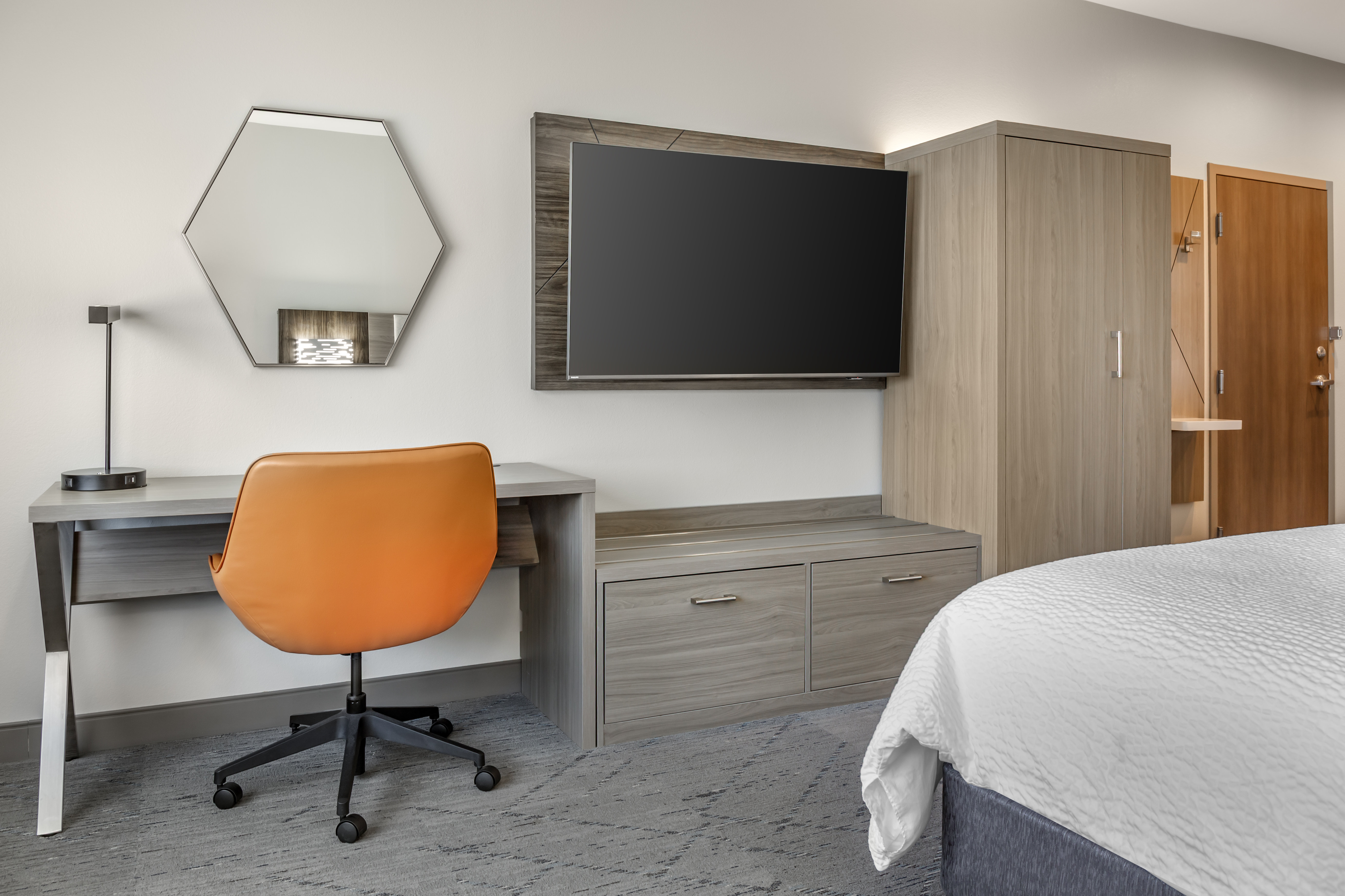 Holiday Inn Express and Suites Dry Ridge 56/63