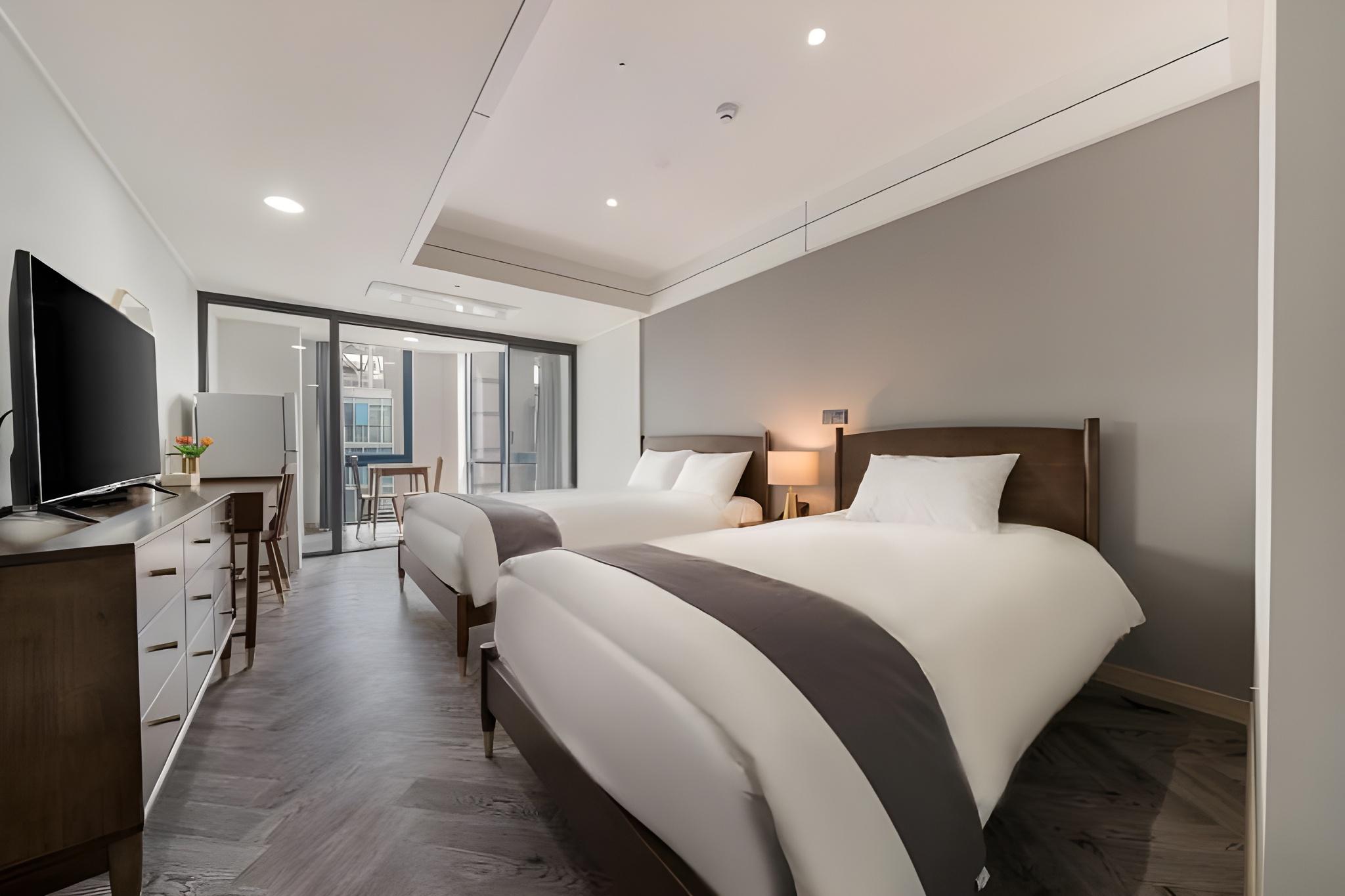 Roof Top, Deluxe, 1 Double and 1 Single Bed, Partial Ocean View, Pool Access