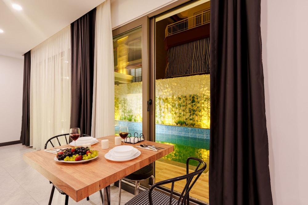 Mrt Suites Lara 36/50