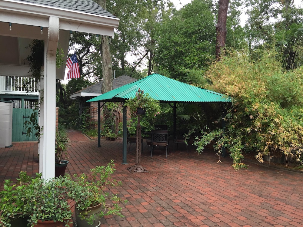 Far View - A Bed & Breakfast Estate 40/50