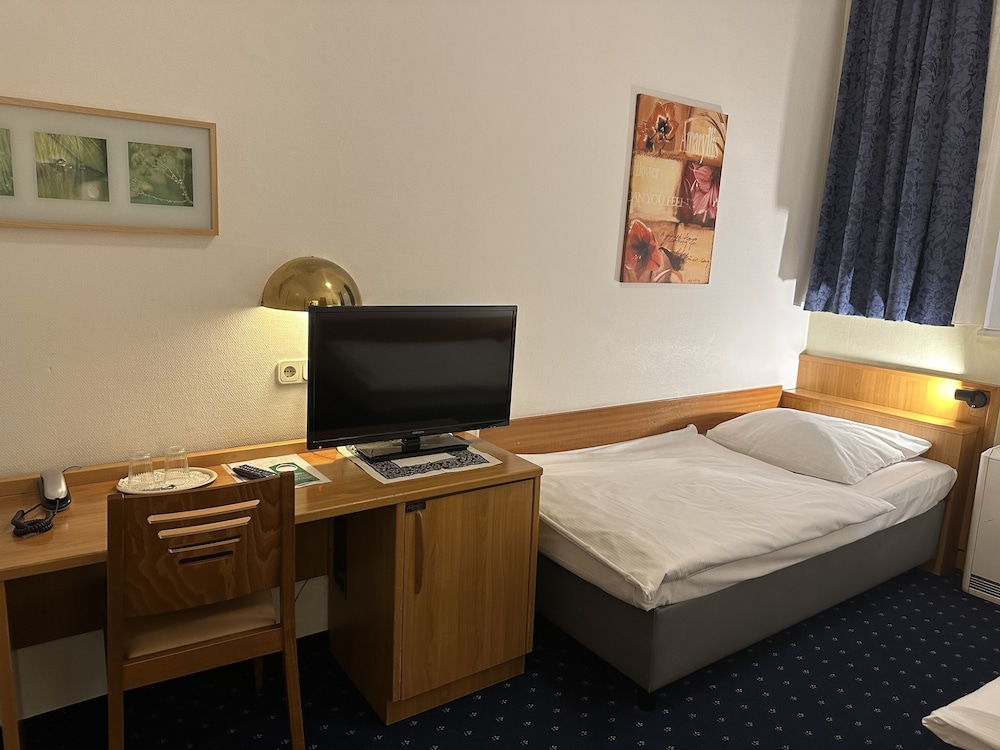 Centrum Hotel Commerz am Bhf Hamburg Altona 43/50