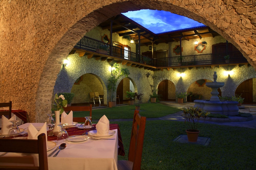 Hotel Del Patio 7/62
