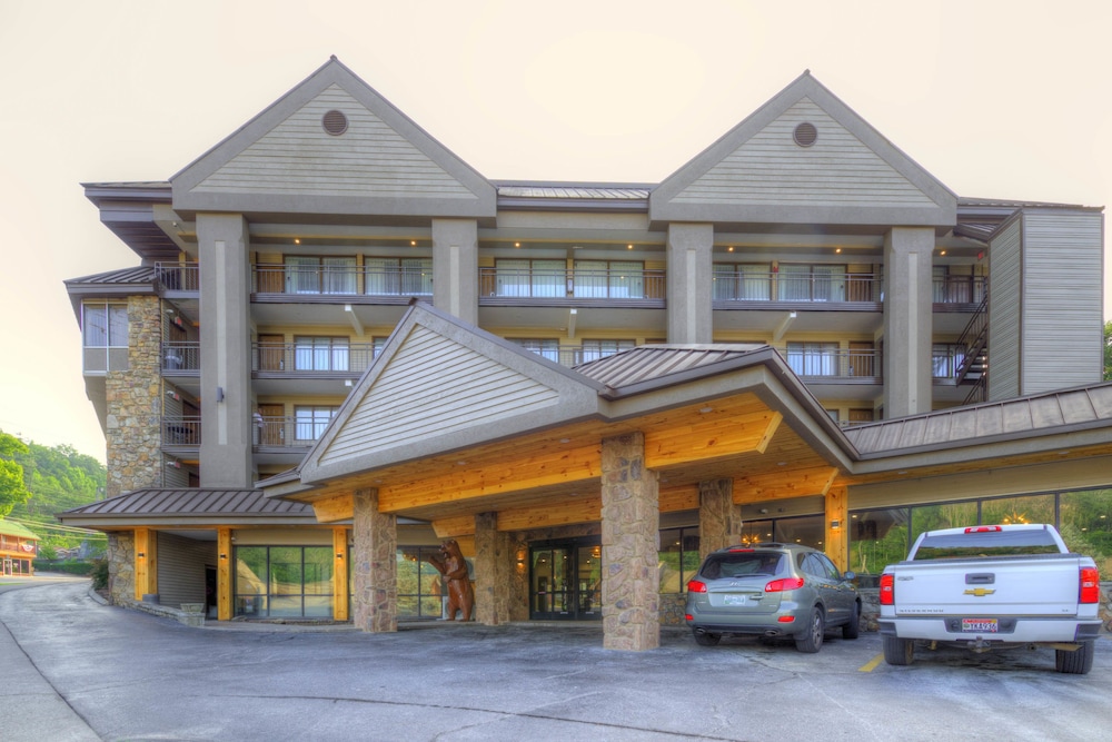 Clarion Pointe Downtown Gatlinburg photo4