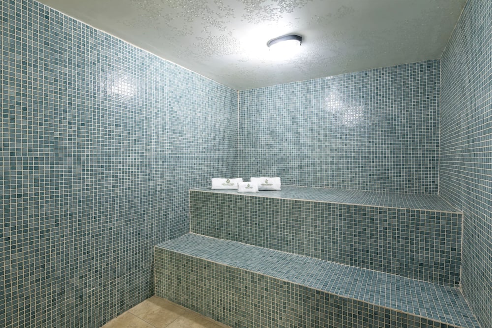Urban Green Hotel & Suites 30/52