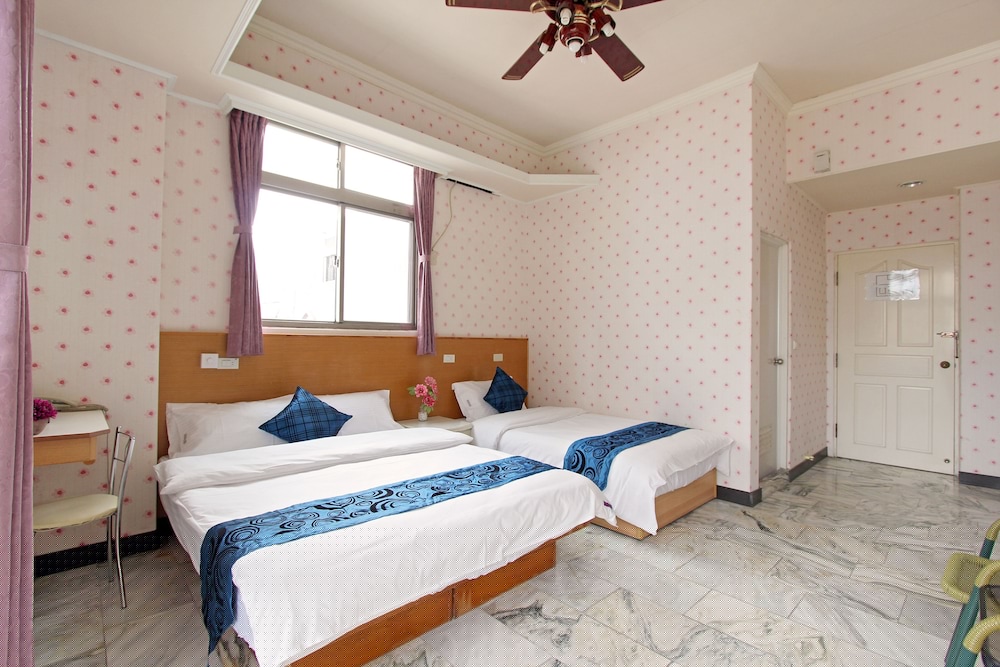 Tau Tau Chu Hotel 20/66