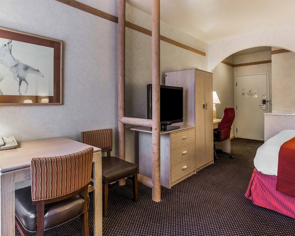 Quality Suites Moab near Arches National Park 32/42