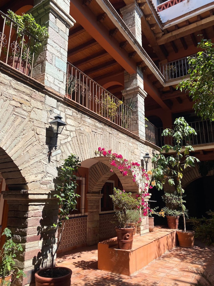 Hotel Socavon 4/44