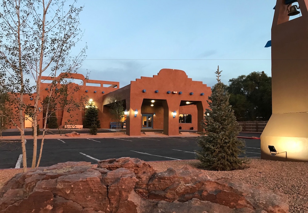 Taos Valley Lodge 1/88