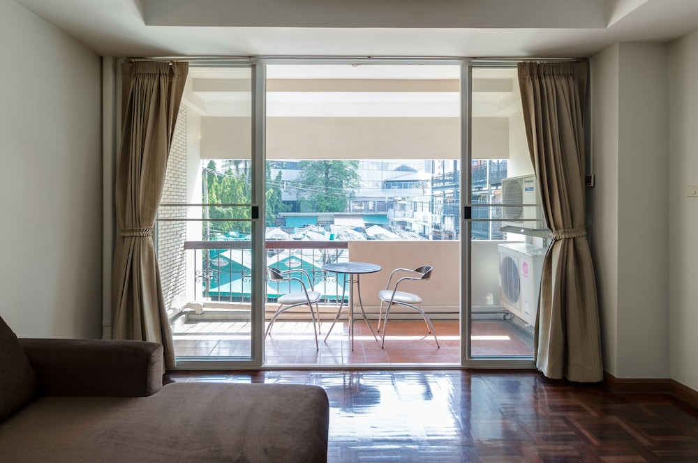 Le Vanvarothai Saladaeng Residence 25/50