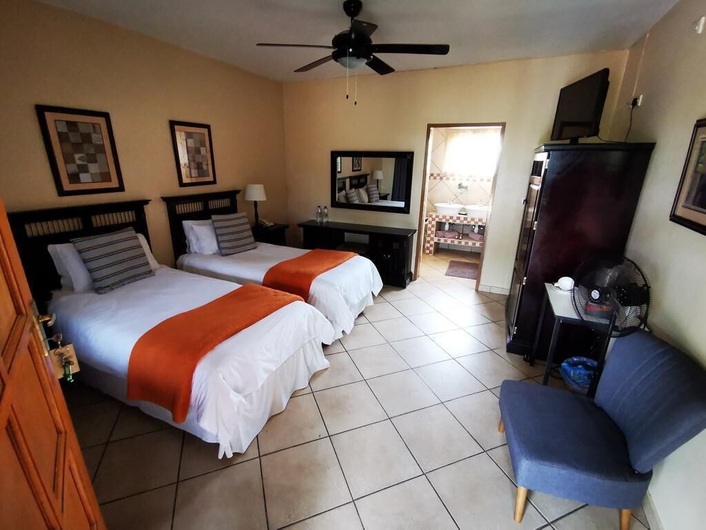 ROOM, SINGLE