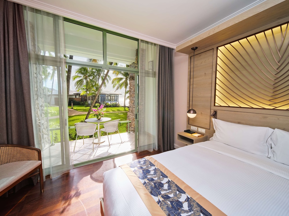 Hilton Hotel Tahiti 11/69