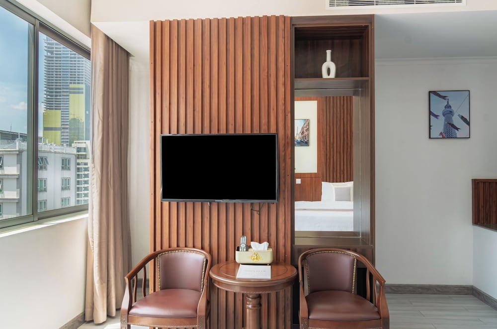 The Onra Hotel 37/41