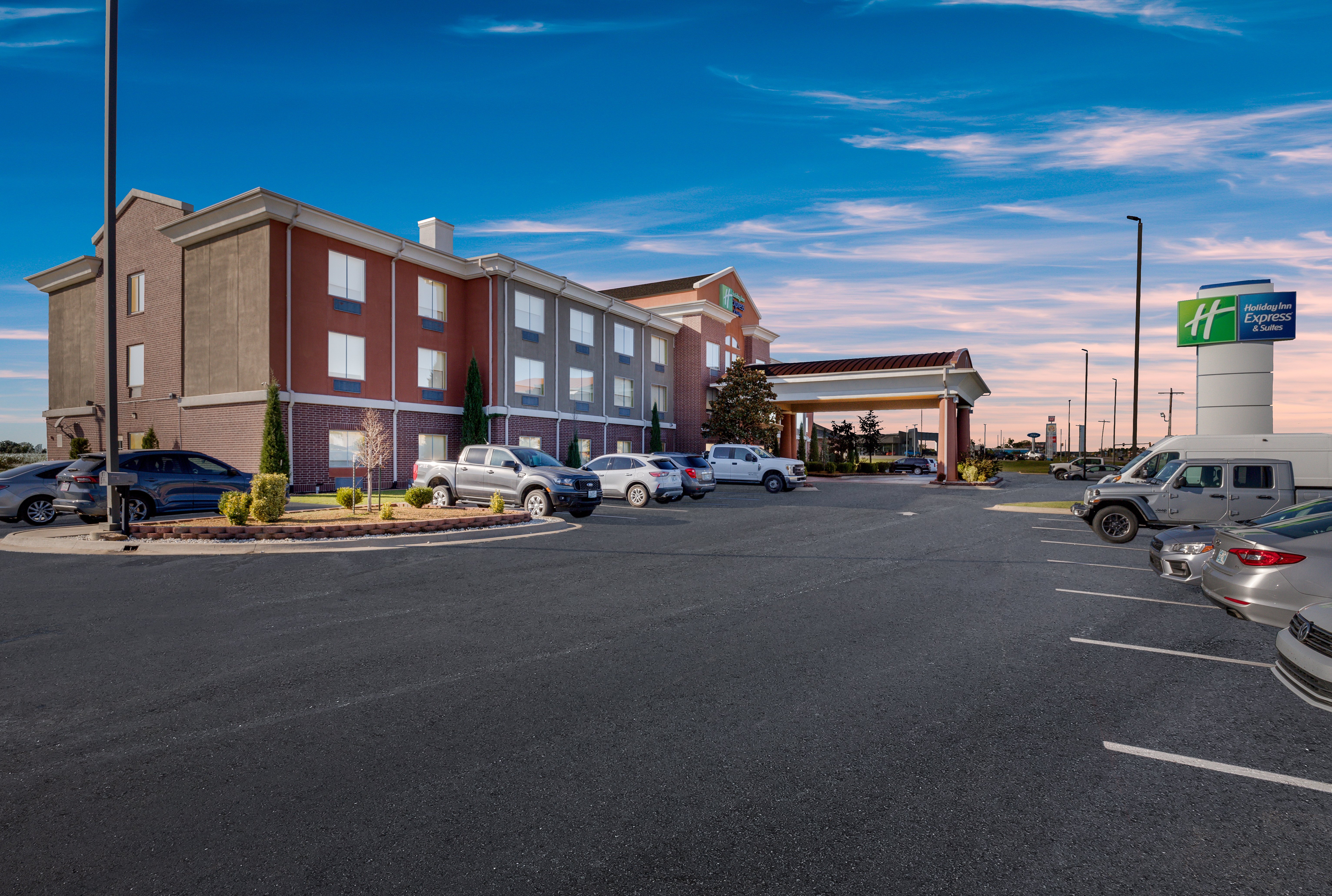 Holiday Inn Express Hotel & Suites Okmulgee 52/55