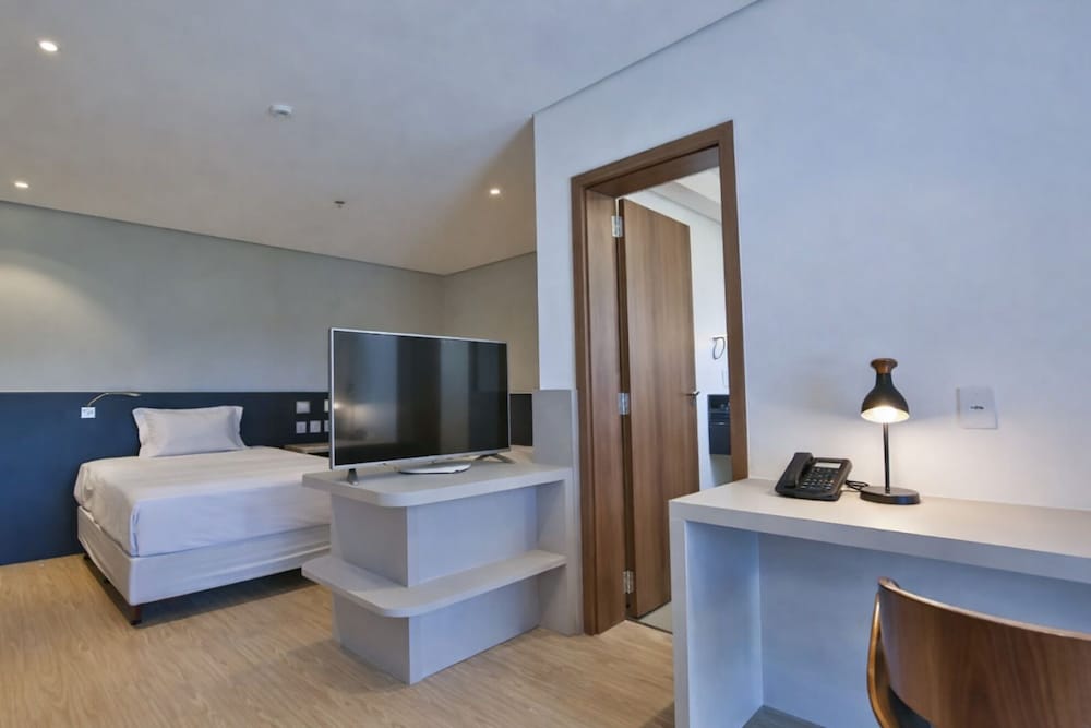 غرفة ديلوكس بسريرين منفصلين، Quality Hotel Blumenau 3/7