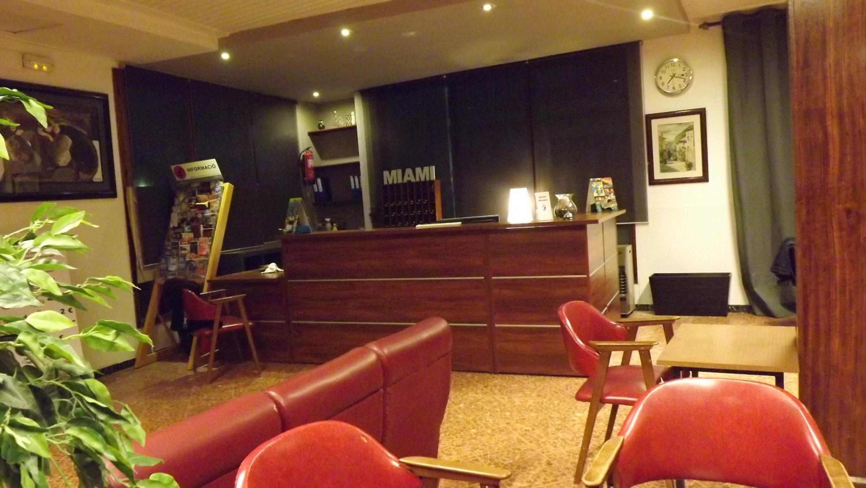 Miami Hotel 7/54