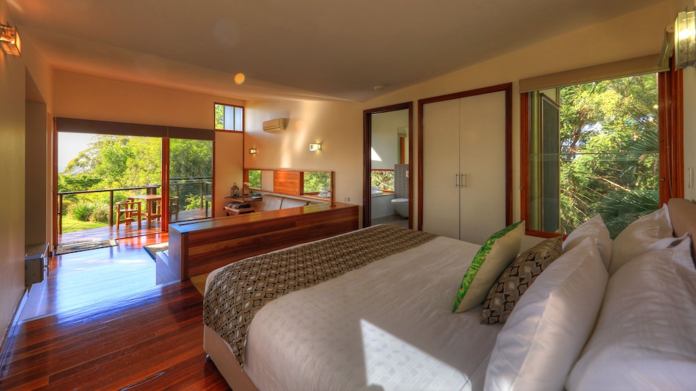 Montville Oceanview Cottages 11/25