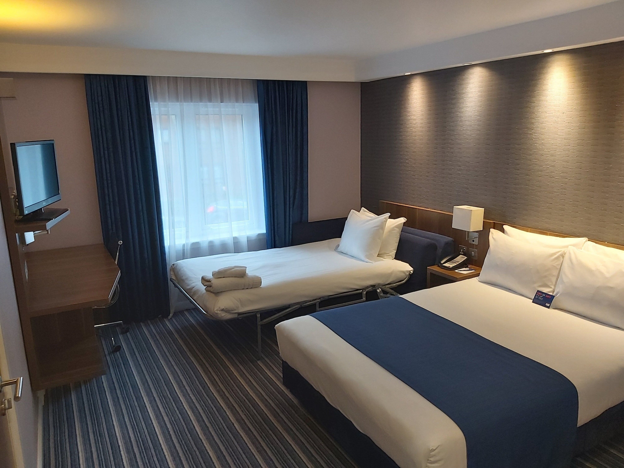 غرفة قياسية بسرير مزدوج مع أريكة، Holiday Inn Express Windsor 3/10