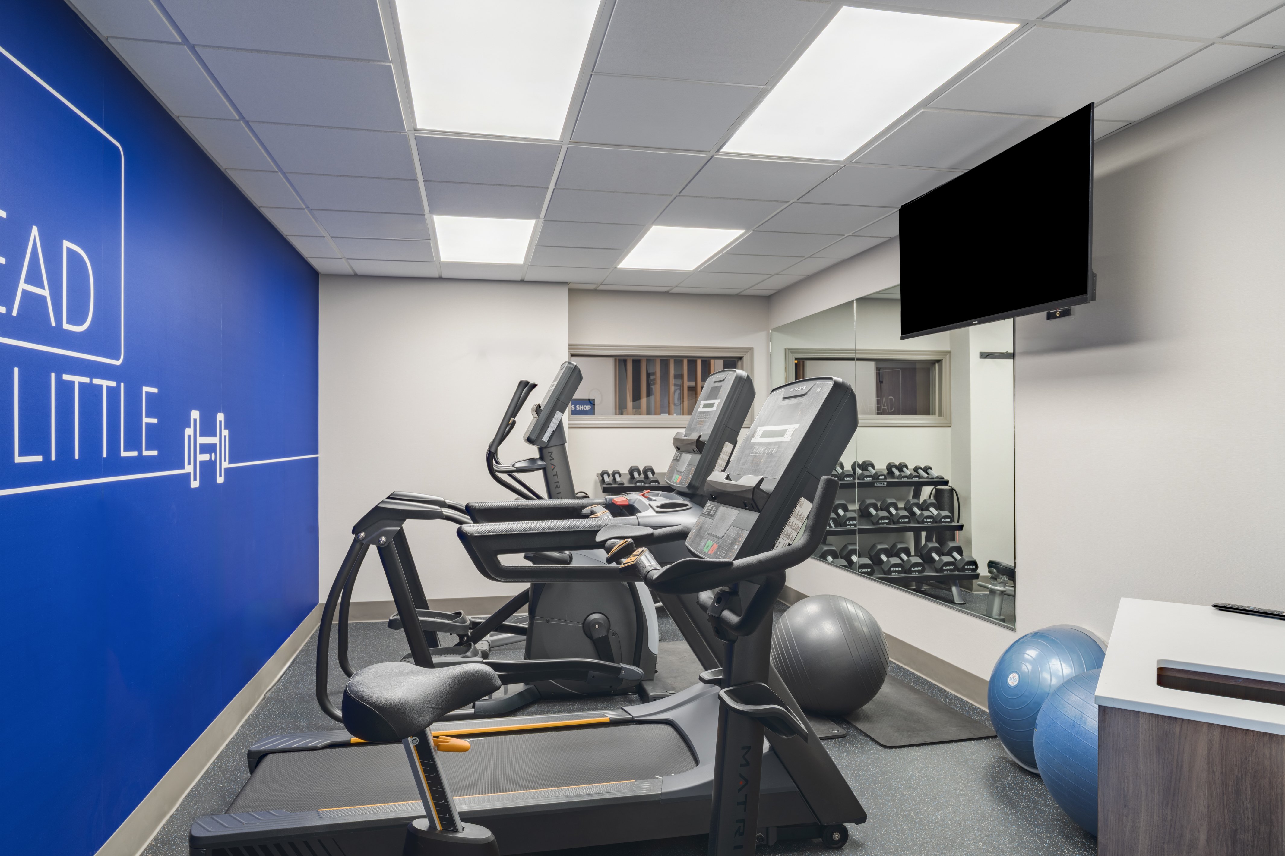 HOLIDAY INN EXPRESS HOTEL AND SUITES BOZEMAN WEST 43/75