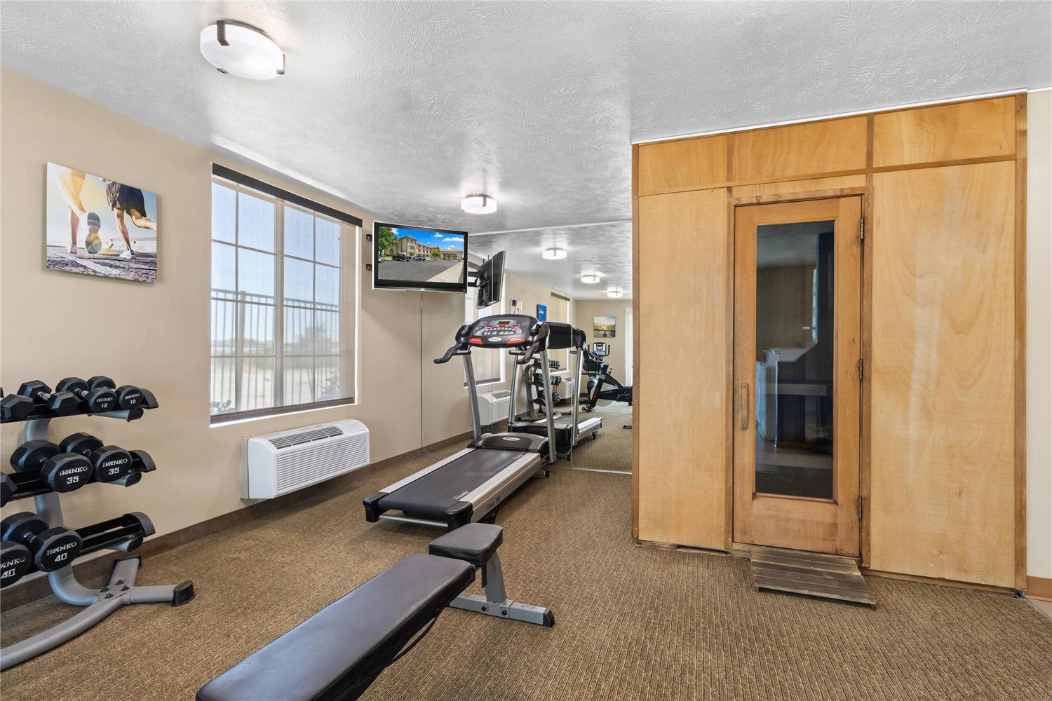 Comfort Inn & Suites Lancaster Antelope Valley 29/40