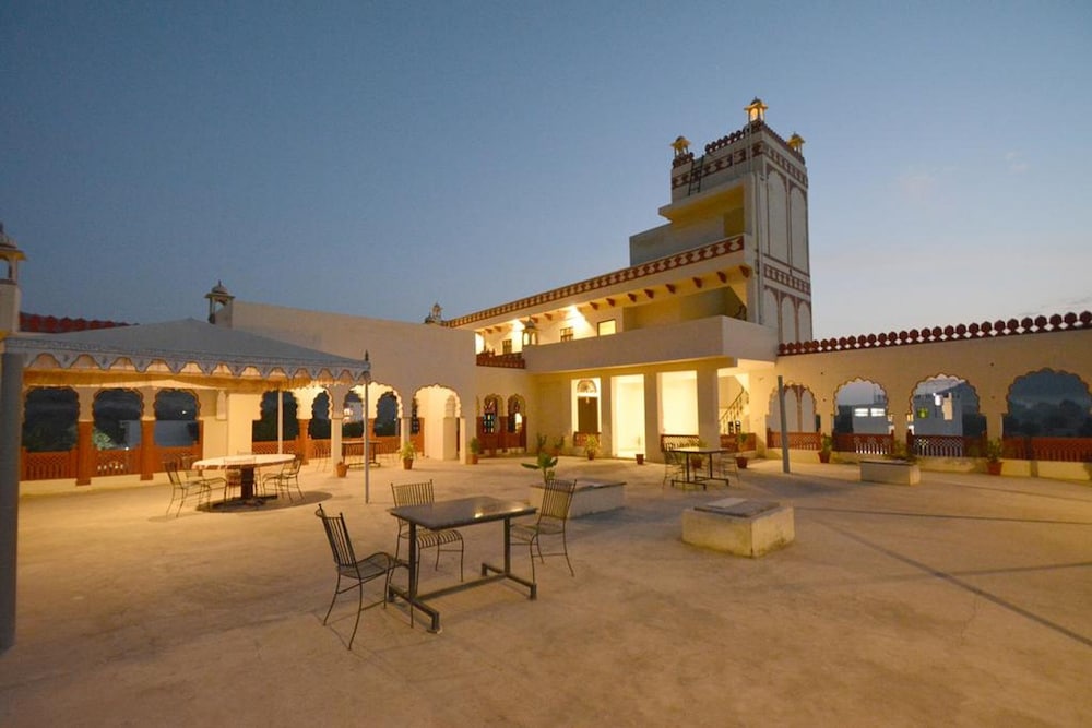 Moti Mahal - A Heritage Haveli 12/42