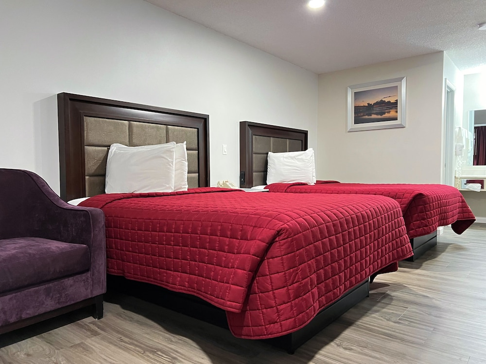 Garden Inn & Suites 28/53