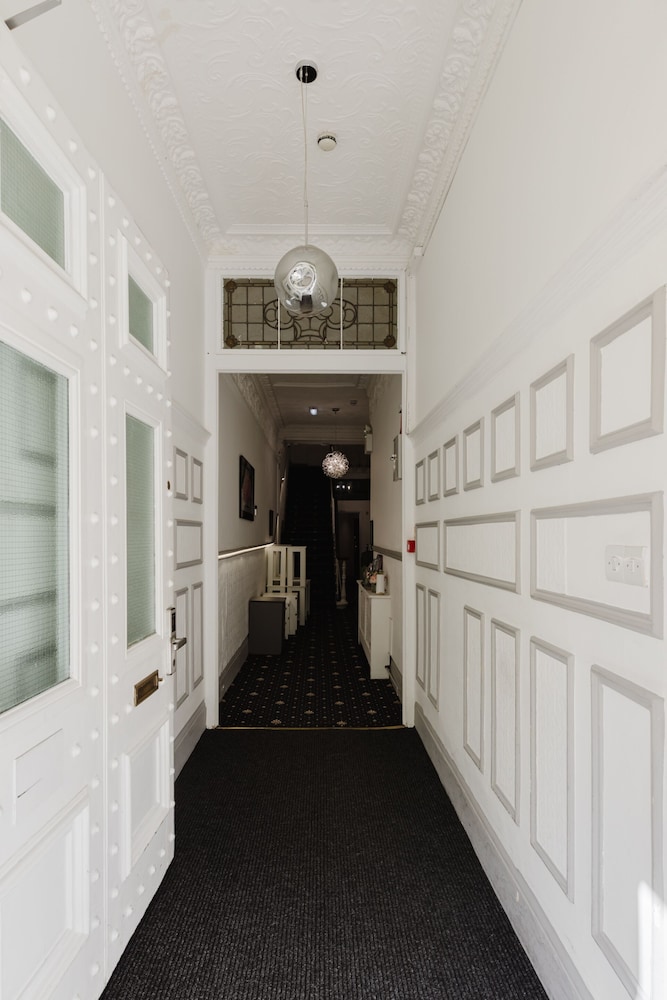 Gallery Hyde Park 45/50