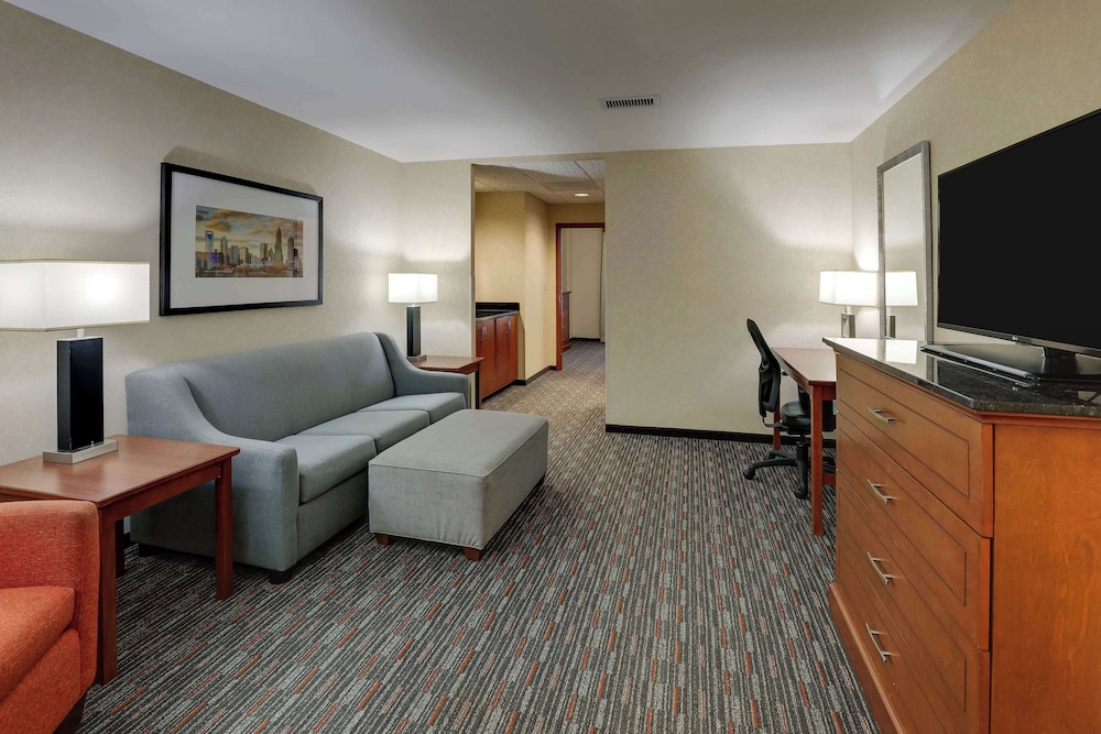 Drury Inn Suites Charlotte Arrowood 35/50