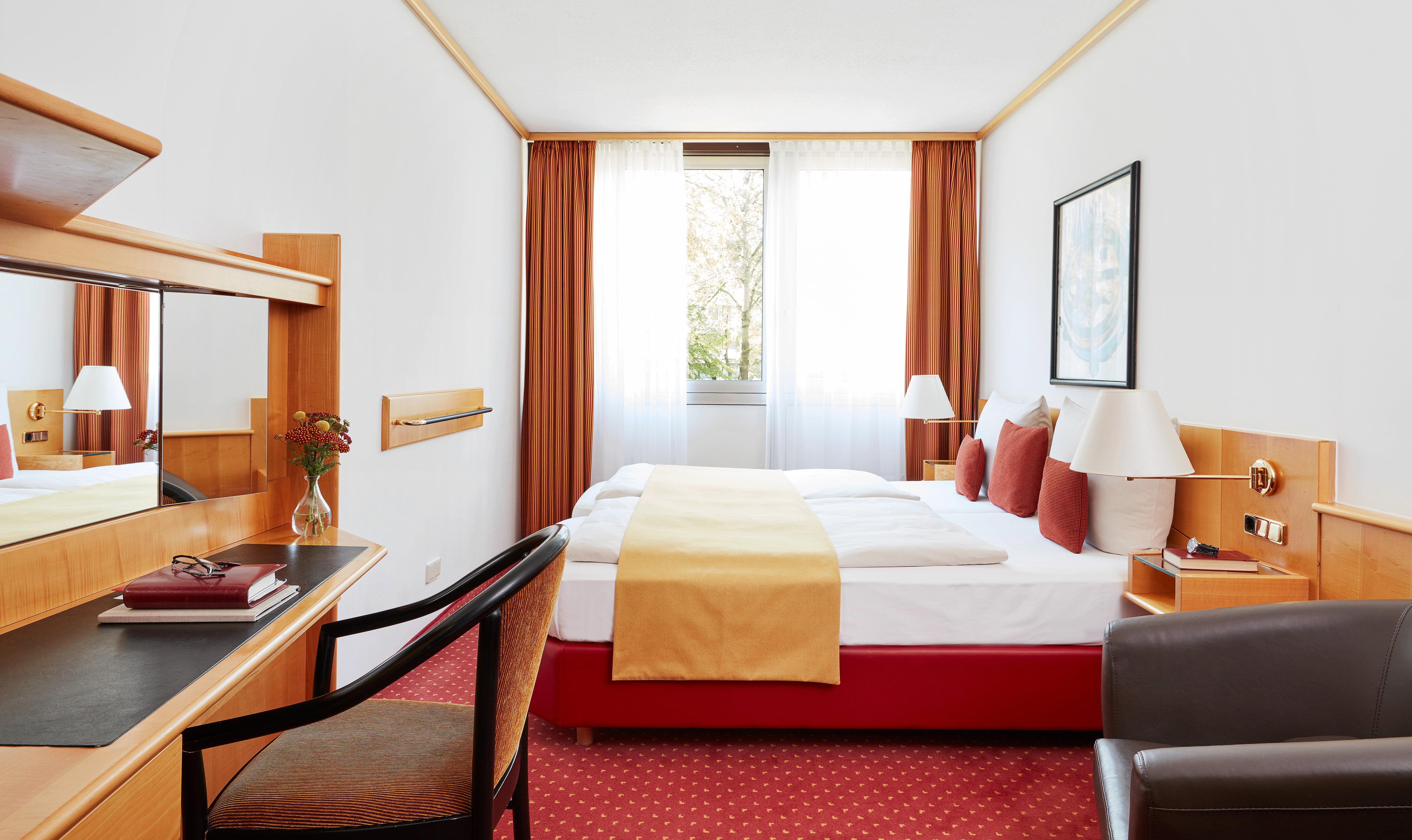 BUSINESS, DOUBLE BED