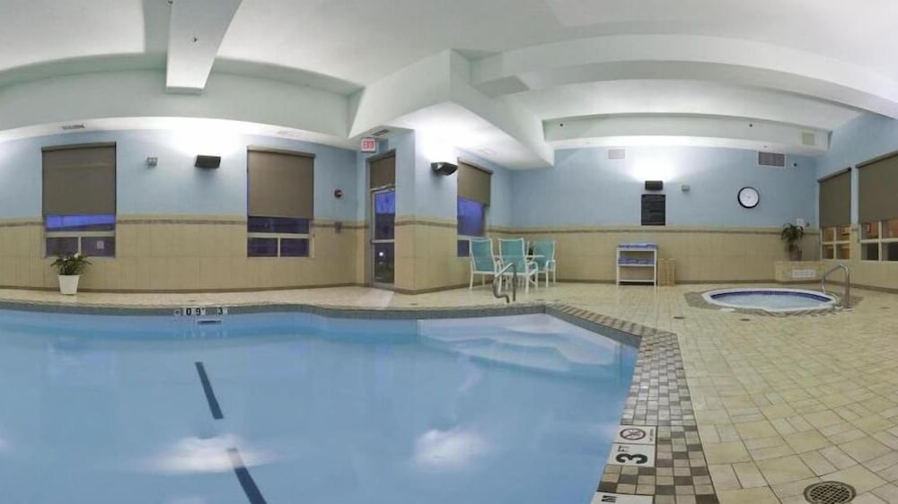 Holiday Inn Express Hotel Suites Edmonton South 22/50